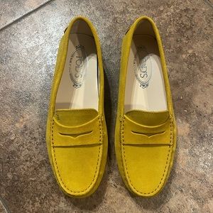 TOD’s Gommino Suede Loafers Women’s Size 37. Like‎ new!